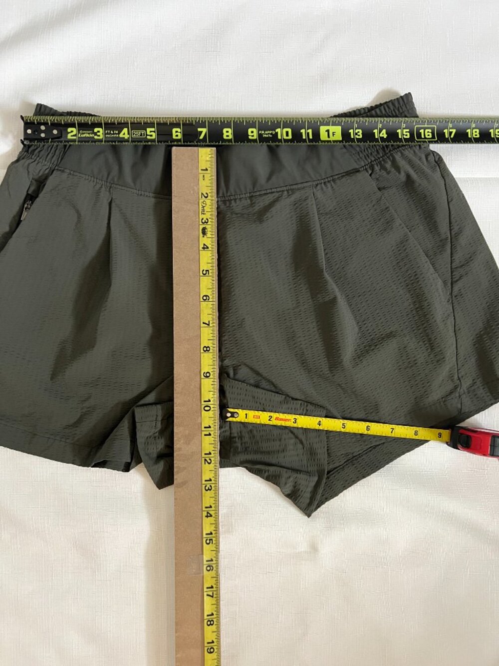 Athleta Textured Brooklyn Short 4" Dark Olive Green Travel Hiking Shorts Size 12 - Picture 6 of 6